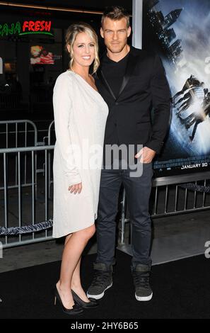 Alan Ritchson, Catherine Ritchson che ha partecipato al 'Project Almanac' Los Angeles Premiere tenuto al TCL Chinese Theatre Foto Stock