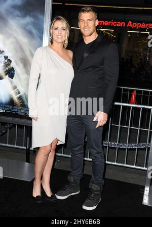 Alan Ritchson, Catherine Ritchson che ha partecipato al 'Project Almanac' Los Angeles Premiere tenuto al TCL Chinese Theatre Foto Stock