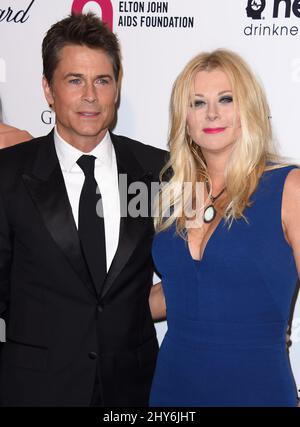 Rob Lowe e Sheryl Berkoff hanno partecipato al 2015 Elton John AIDS Foundation Academy Awards Viewing Party tenuto presso il City of West Hollywood Park di Los Angeles, California. Foto Stock