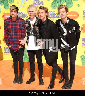 5 Seconds to Summer arriva al Kids' Choice Awards 28th annuale di Nickelodeon al Forum sabato 28 marzo 2015 Foto Stock