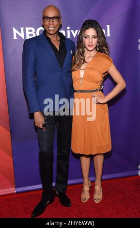 RuPaul (Andre Charles)aul & Sandra Vergara in occasione della Giornata della Stampa estiva NBCUniversal a Los Angeles Foto Stock