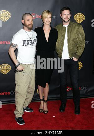 Tom Hardy, Charlize Theron e Nicholas Hoult frequentano il Warner Bros. CinemaCon 2015 tenuto al Caesars Palace di Las Vegas Foto Stock