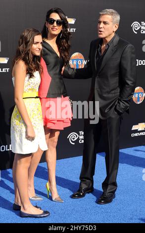 Amal Clooney, George Clooney che partecipa al 'Tomorrowland' World Premiere tenuto a Disneyland in Anaheim, California. Foto Stock