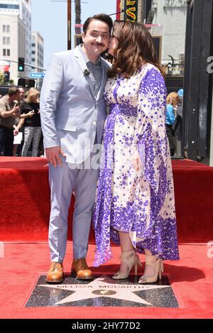 Ben Falcone e Melissa McCarthy frequentano la Melissa McCarthy Hollywood Walk of Fame Star Ceremony Foto Stock