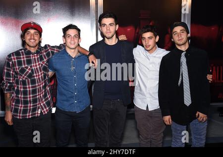 I Janoskians che arrivano per la premiere di Glows che si tiene alla High School di Hollywood, Los Angeles. Foto Stock