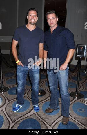 Joshua Morrow e Steve Burton partecipano all'evento del Fan Club "The Young and the Restless" Foto Stock