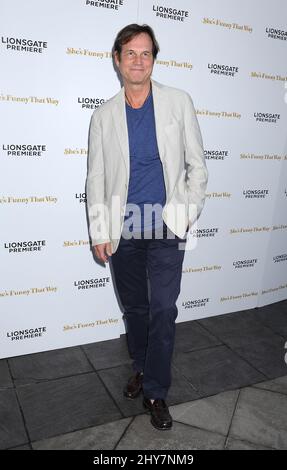 Bill Paxton partecipa al 'She's Funny That Way' Los Angeles Premiere tenuto all'Harmony Gold Theatre. Foto Stock