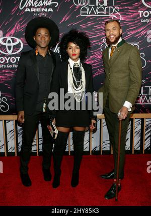 Roman GianArthur, Janelle Monae e Jidenna partecipano ai Soul Train Music Awards 2015 all'Orleans Arena, Orleans Hotel & Casino, Las Vegas. Foto Stock