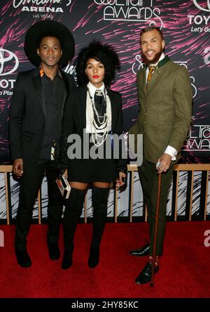 Roman GianArthur, Janelle Monae e Jidenna partecipano ai Soul Train Music Awards 2015 all'Orleans Arena, Orleans Hotel & Casino, Las Vegas. Foto Stock