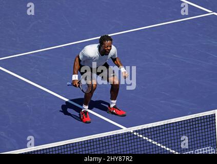 Indian Wells, California, USA. 14th Mar 2022. Indian Wells, California, USA. 14 marzo 2022 Gael Monfils di Francia festeggia dopo aver sconfitto Daniil Medvedev di Russia durante il BNP Paribas Open 2022 presso l'Indian Wells Tennis Garden di Indian Wells, California. Credito fotografico obbligatorio: Charles Baus/CSM. Credit: CAL Sport Media/Alamy Live News Credit: CAL Sport Media/Alamy Live News Credit: CAL Sport Media/Alamy Live News Foto Stock