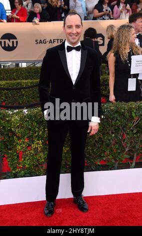 Tony Hale arriva al 22nd Annual Screen Actors Guild Awards che si tiene presso il Shrine Auditorium di Los Angeles, California. Foto Stock