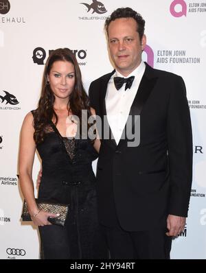 Vince Vaughn e la moglie Kyla Weber hanno partecipato alla Oscar Viewing Party 24th della Elton John AIDS Foundation tenutasi presso il City of West Hollywood Park Foto Stock