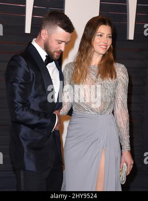 Justin Timberlake e Jessica Biel partecipano al Vanity Fair Oscar Party 2016 ospitato da Graydon carter tenuto presso il Walis Annenberg Center for the Performing Arts Foto Stock