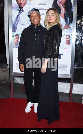 Russell Simmons e Lucy McIntosh partecipano alla prima di Los Angeles "The Perfect Match" tenutasi all'ARCLIGHT Hollywood Foto Stock