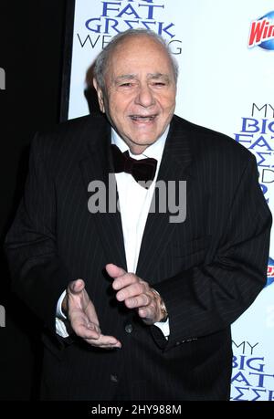 Michael Constantine partecipa alla prima di New York di 'My Big Fat Greek Wedding 2' Foto Stock