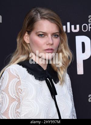 Emma Greenwell frequenta la prima 'The Path' di Hulu, che si tiene presso l'ARCLIGHT Theatre di Los Angeles, USA Foto Stock