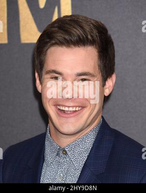 Adam Devine ha partecipato ai 2016 MTV Movie Awards tenuti presso i Warner Bros. Studios di Los Angeles, USA. Foto Stock