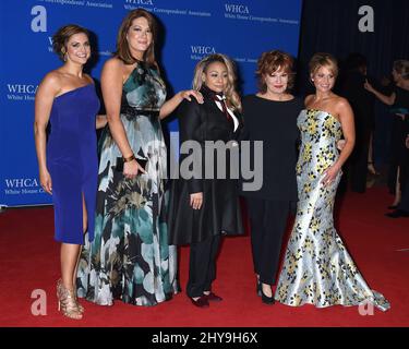 Paula Faris, Michelle Collins, Raven-Symone, Joy Behar & Candace Cameron Bure White House Corresponders' Association tenuto presso il Washington Hilton Foto Stock