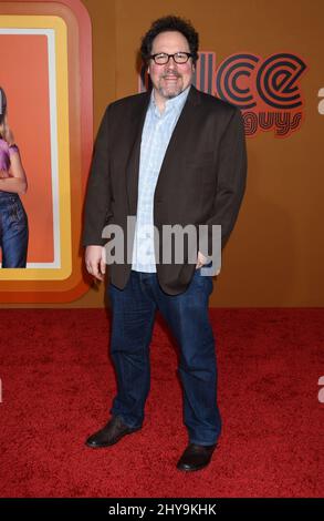 Jon Favreau partecipa al 'Nice Guys' Los Angeles Premiere tenuto al TCL Chinese Theatre. Foto Stock