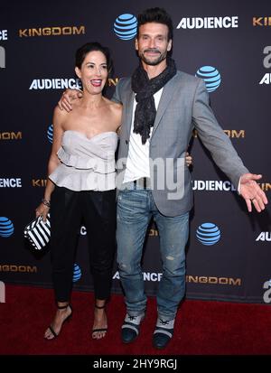 Frank Grillo & Wendy Moniz partecipa al LA Premiere della seconda stagione 'Kingdom' che si tiene all'Harmony Gold mercoledì 25 maggio 2016 a Los Angeles. Foto Stock