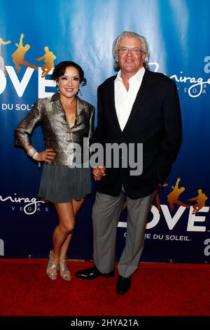 Margo Rey, Ron White che partecipa alla celebrazione dei Beatles LOVE 10th Anniversary a Las Vegas Foto Stock