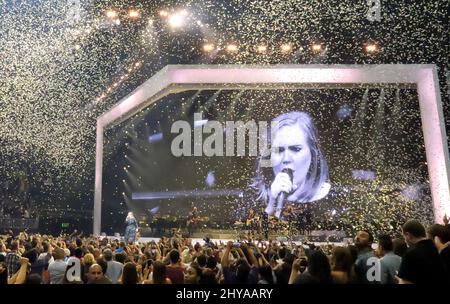 Adele si esibisce durante il suo esaurito "25 World Tour" a Los Angeles, 20th agosto 2016. Foto Stock