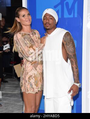 Heidi Klum e Nick Cannon in arrivo per i 2016 MTV Video Music Awards, Madison Square Garden, New York, 28th agosto 2016. Foto Stock