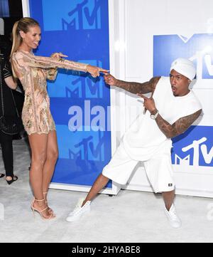 Heidi Klum e Nick Cannon in arrivo per i 2016 MTV Video Music Awards, Madison Square Garden, New York, 28th agosto 2016. Foto Stock