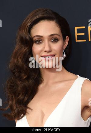 Emmy Rossum arriva domenica 68th per i Primetime Emmy Awards. 18, 2016, al Microsoft Theatre di Los Angeles. Foto Stock