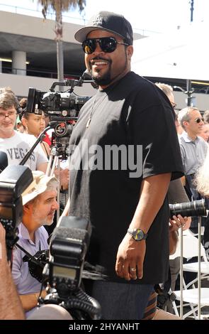 Ice Cube partecipa alla cerimonia in onore di Kevin Hart, a Los Angeles, California. Foto Stock