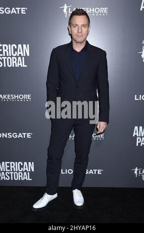 Ewan McGregor partecipa a una proiezione speciale della Pastorale americana tenuta al teatro Samuel Goldwyn dell'Accademia a Los Angeles, California. Foto Stock