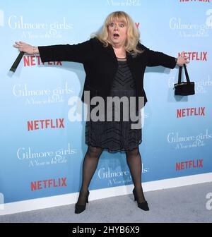 Sally Struthers partecipa alla prima "Gilmore Girls: A Year in the Life" di Netflix's, che si tiene al Regency Village Theatre Foto Stock