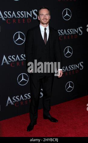Michael Fassbender partecipa alla "Assassin's Creed" New York Premiere tenutasi all'AMC Empire 25 il 13 dicembre 2016 Foto Stock
