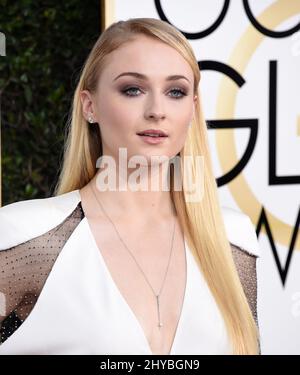 Sophie Turner che partecipa all'annuale Golden Globe Awards 74th che si tiene al Beverly Hilton Hotel di Los Angeles Foto Stock