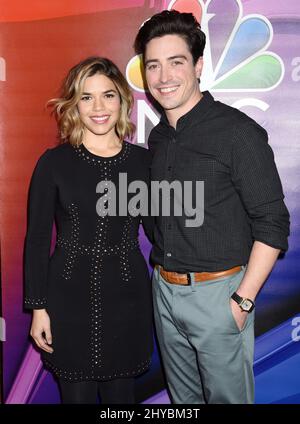 America Ferrera e ben Feldman hanno partecipato al NBCUniversal Press Tour Day 2 che si tiene presso il Langham Huntington Hotel a Pasadena, USA Foto Stock