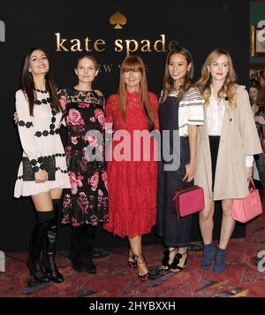 Victoria Justice, Jennifer Morrison, Deborah Lloyd, Jamie Chung e Leighton Meester partecipano alla collezione Kate Spade Primavera 2017 che si tiene nella Sala da tè Russa Foto Stock