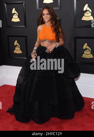 Rihanna partecipa ai Grammy Awards annuali 59th a Los Angeles Foto Stock