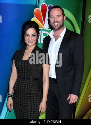 Archie Panjabi e Sullivan Stapleton partecipano alla Giornata della Stampa di mezza stagione della NBC a New York Foto Stock