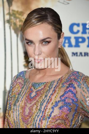 Jessica McNamee arriva al 'Chips' Premiere tenuto al TCL Chinese Theatre Foto Stock