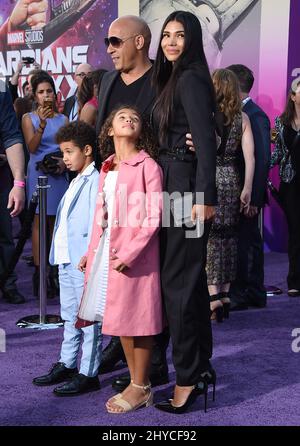 VIN Diesel, Hania Sinclair, Vincent Sinclair e Paloma Jimenez partecipano alla prima mondiale dei Guardiani della Galaxy Vol. 2 a Los Angeles Foto Stock