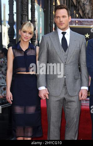 Chris Pratt, Anna Faris alla Hollywood Walk of Fame Star Ceremony che si tiene di fronte al Teatro El Capitan Foto Stock