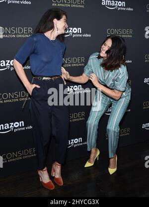 Gaby Hoffman e Amy Landecker arrivano all'evento FYC per il 'trasparente' di Amazon Video tenuto presso l'Hollywood Athletic Club di Los Angeles, USA Foto Stock