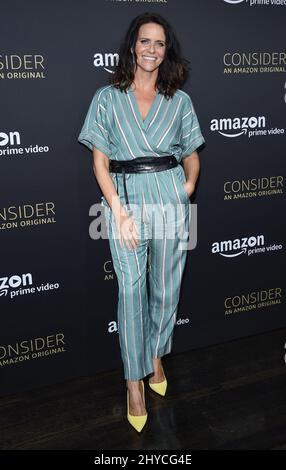 Amy Landecker arriva all'evento FYC per il 'trasparente' di Amazon Video tenuto presso l'Hollywood Athletic Club di Los Angeles, USA Foto Stock