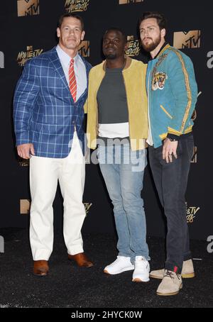 John Cena, Daniel Kaluuya e Aaron Taylor-Johnson nella sala stampa dei premi MTV Movie and TV Awards 2017 tenuti presso il Shrine Auditorium di Los Angeles, USA Foto Stock