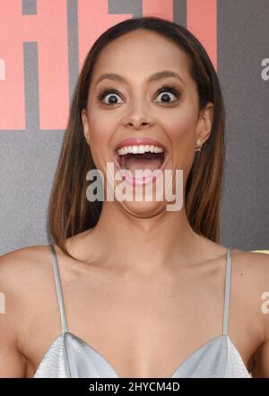 Amber Stevens West 'Snatched' World Premiere tenuto al Regency Village