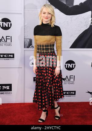 Emma Stone partecipa all'AFI Life Achievement Award Gala Tribute a Diane Keaton - Arrivi tenuti al Dolby Theatre Foto Stock