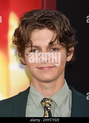 Ty Simpkins frequenta la House Premiere di Los Angeles, che si tiene al TCL Chinese Theatre Foto Stock