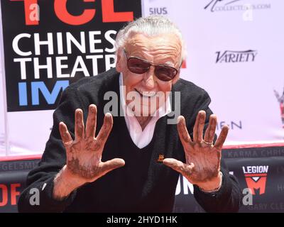 Stan Lee partecipa alla cerimonia delle impronte digitali e delle mani di Stan Lee che si tiene al TCL Chinese Theatre IMAX Foto Stock