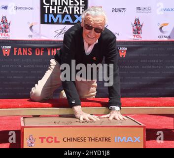 Stan Lee partecipa alla cerimonia delle impronte digitali e delle mani di Stan Lee che si tiene al TCL Chinese Theatre IMAX Foto Stock