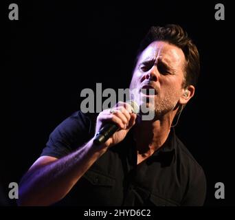 Charles Esten sul palco durante il Grand Ole Opry Total Eclipse Show al Grand Ole Opry di Nashville Foto Stock